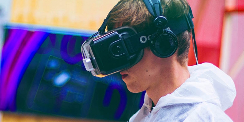 Naar de toekomst met Virtual Reality
