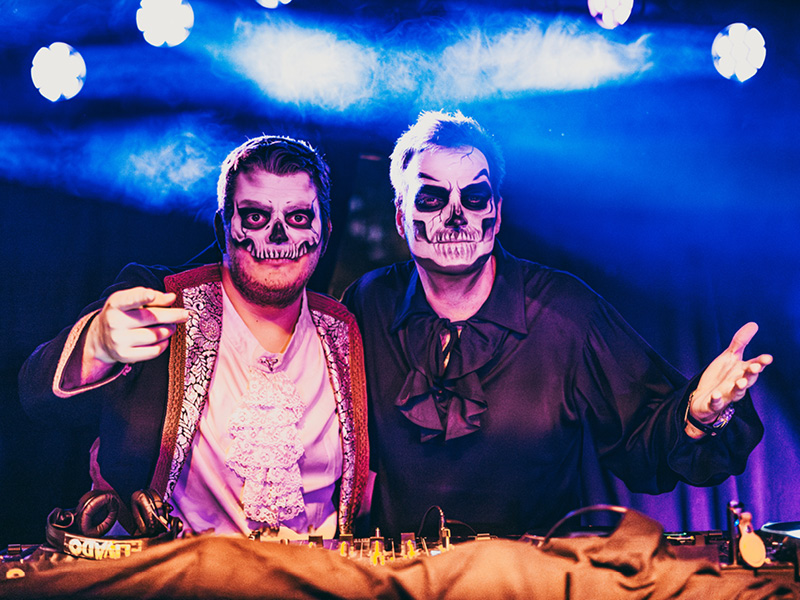 Halloween activiteiten voor Kinderen: Van Griezelpret tot Gezinsavontuur